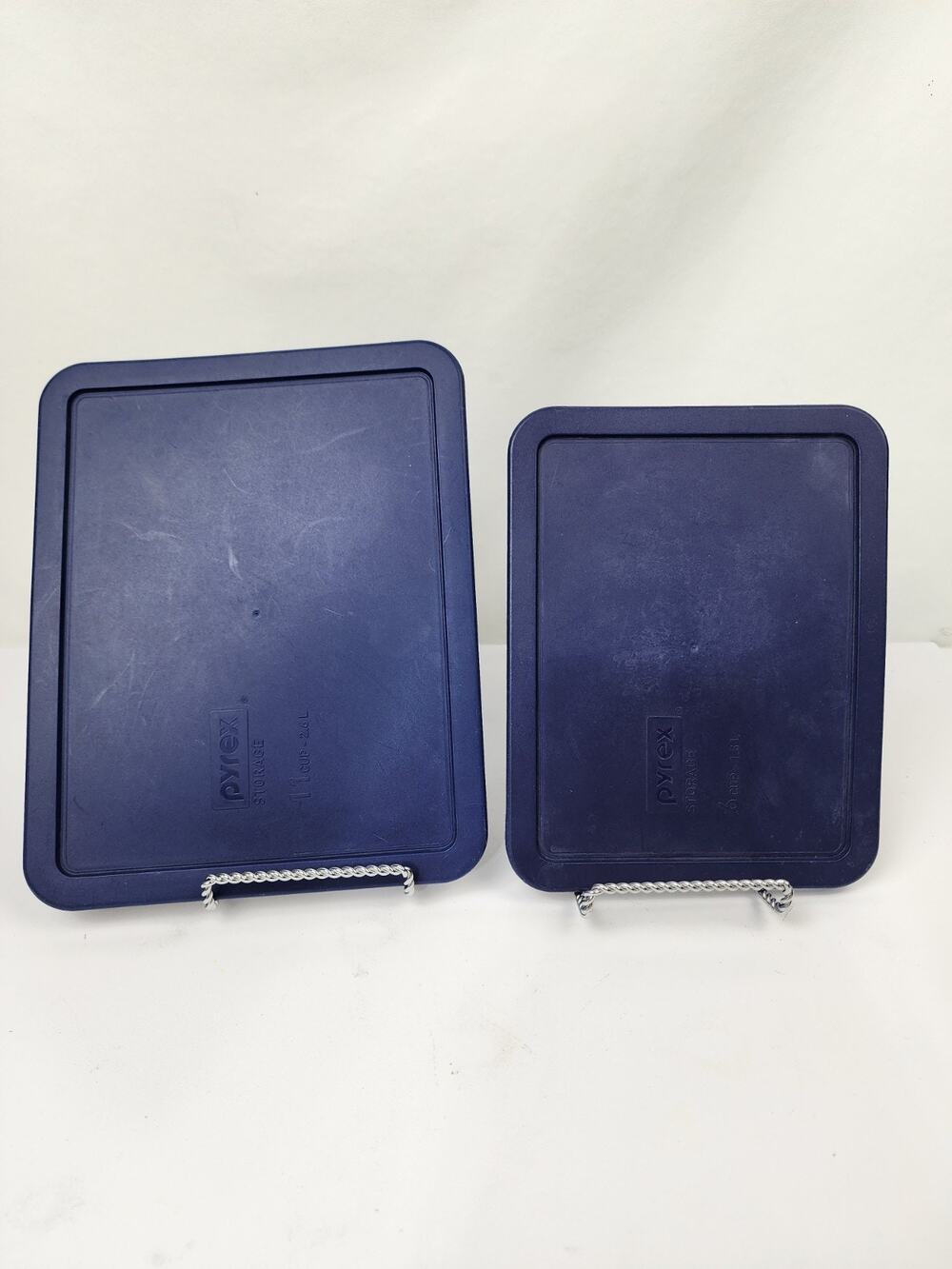 2 Pyrex Plastic Storage Replacement Lid Covers Rectangle 7211 (6c) & 7212 (11c)